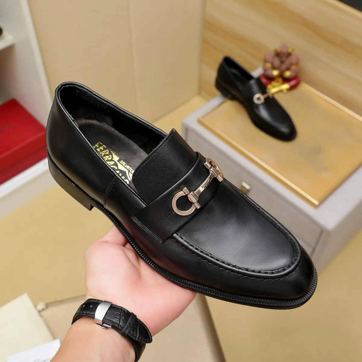 Men's shoes 💰440 Ferragamo [Ferragamo] top imported suit men's shoes 💯Original copy of the official website, product materials: selected imported embossed calfskin + luxury hardware buckle accessories ~ imported water-dyed cow 🐂 leather lining. Strong three-dimensional visual effect, original combination outsole, multiple colors available😘 Size: 39-44 (38.45.46. Customized)